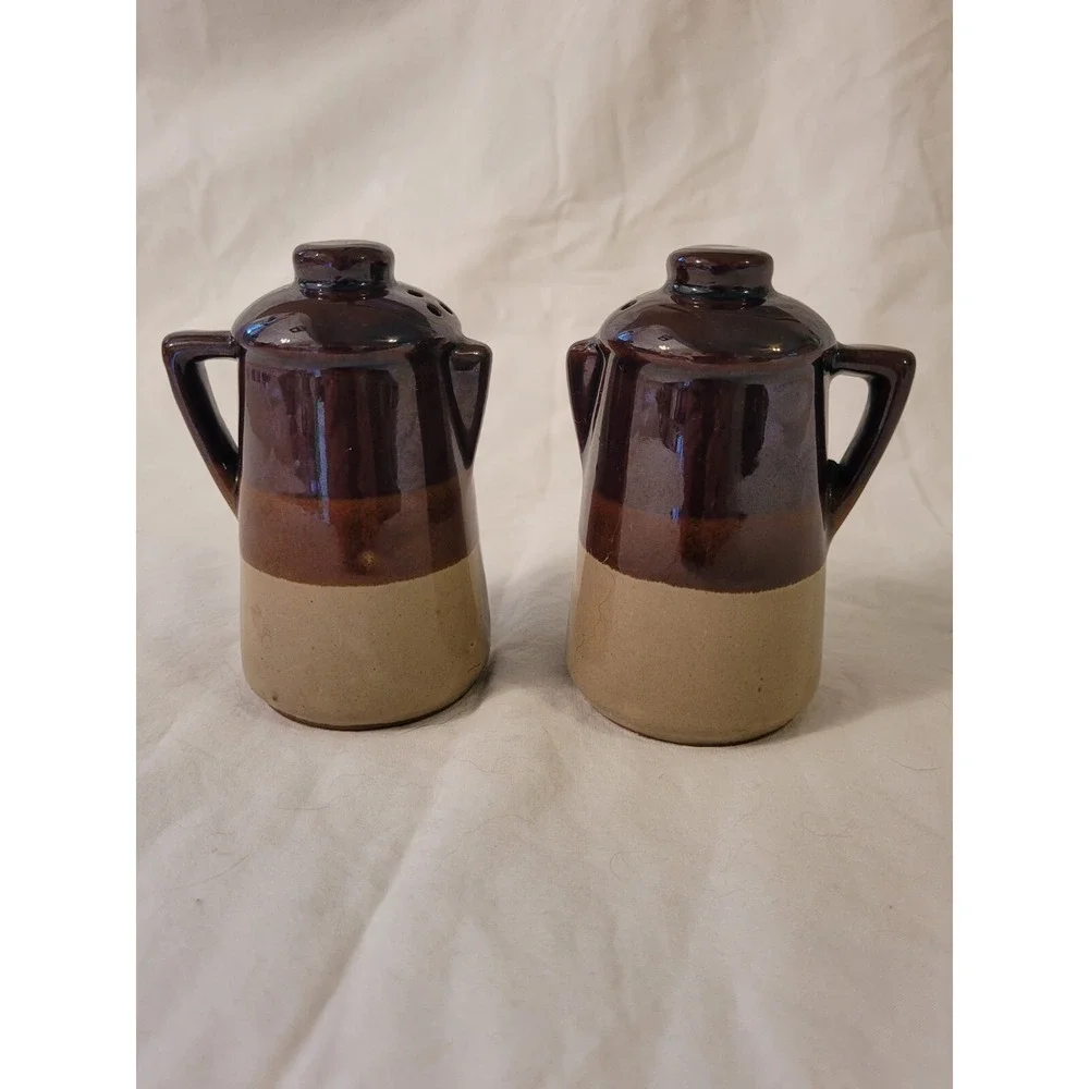 Vintage Stoneware Salt & Pepper Shakers Set Coffee Carafe Kettle Shape‎